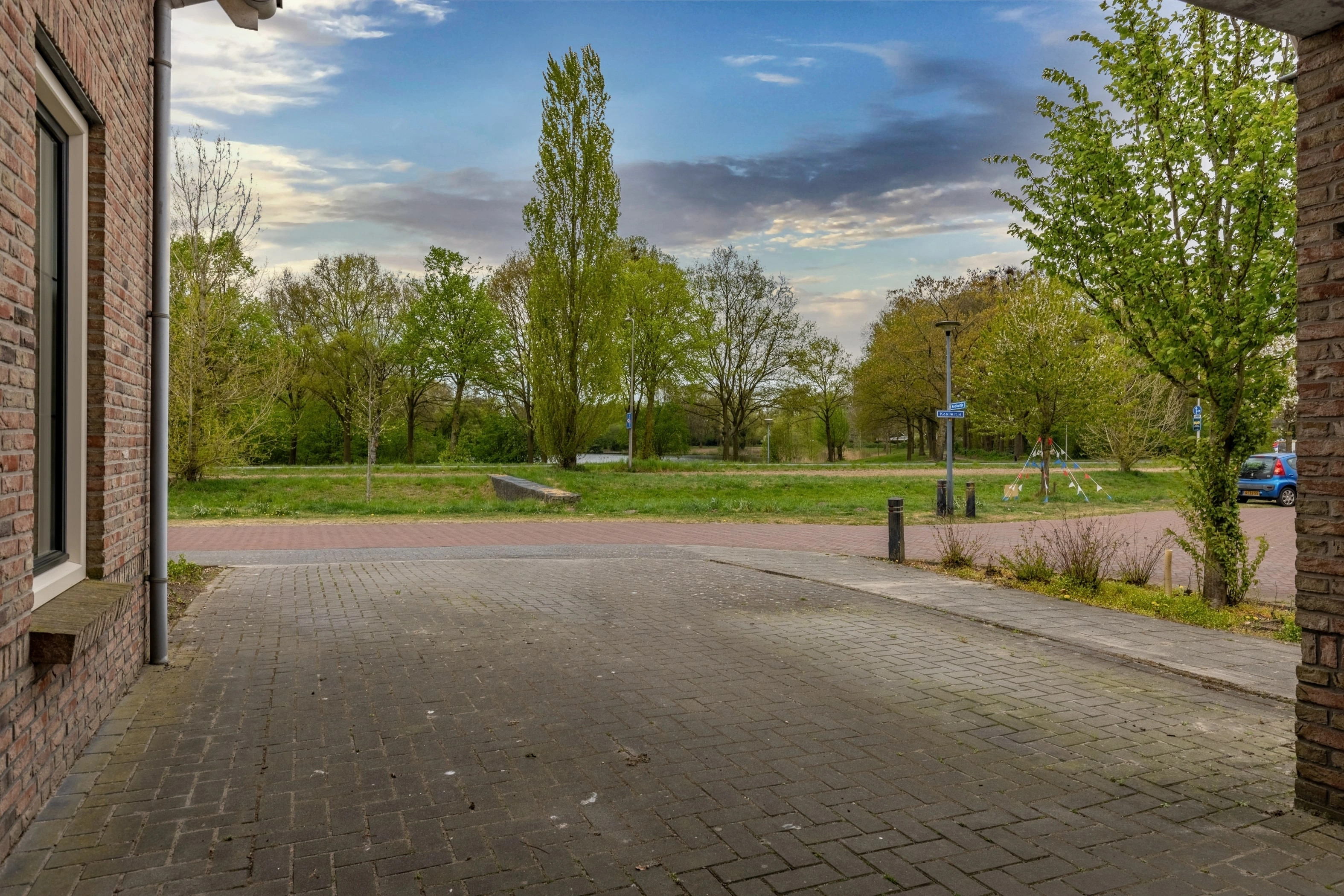 HOLTEN - Koolwitje 14