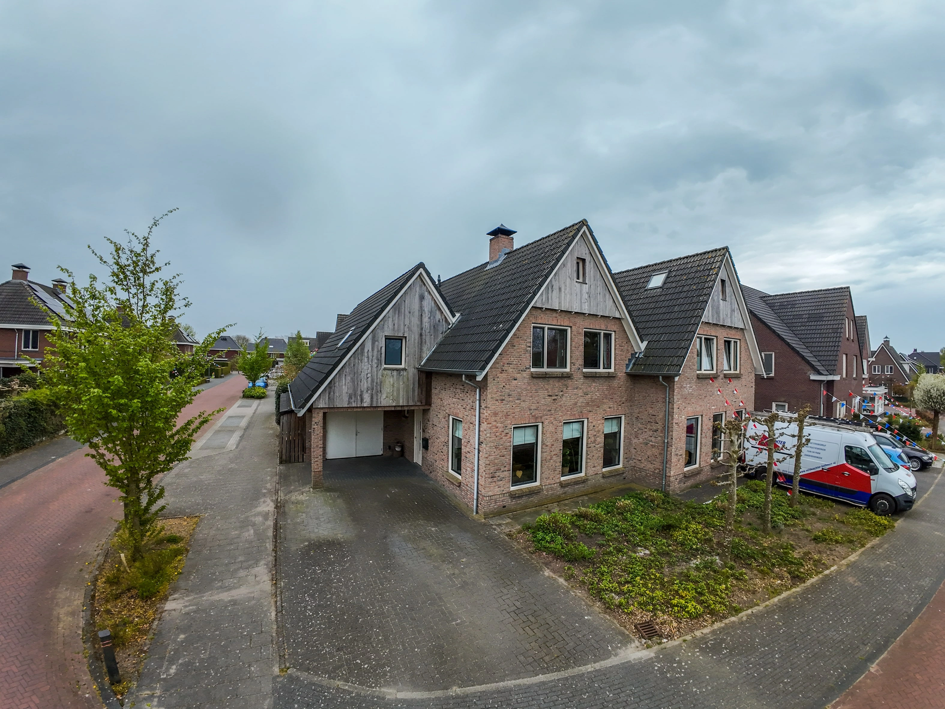 HOLTEN - Koolwitje 14