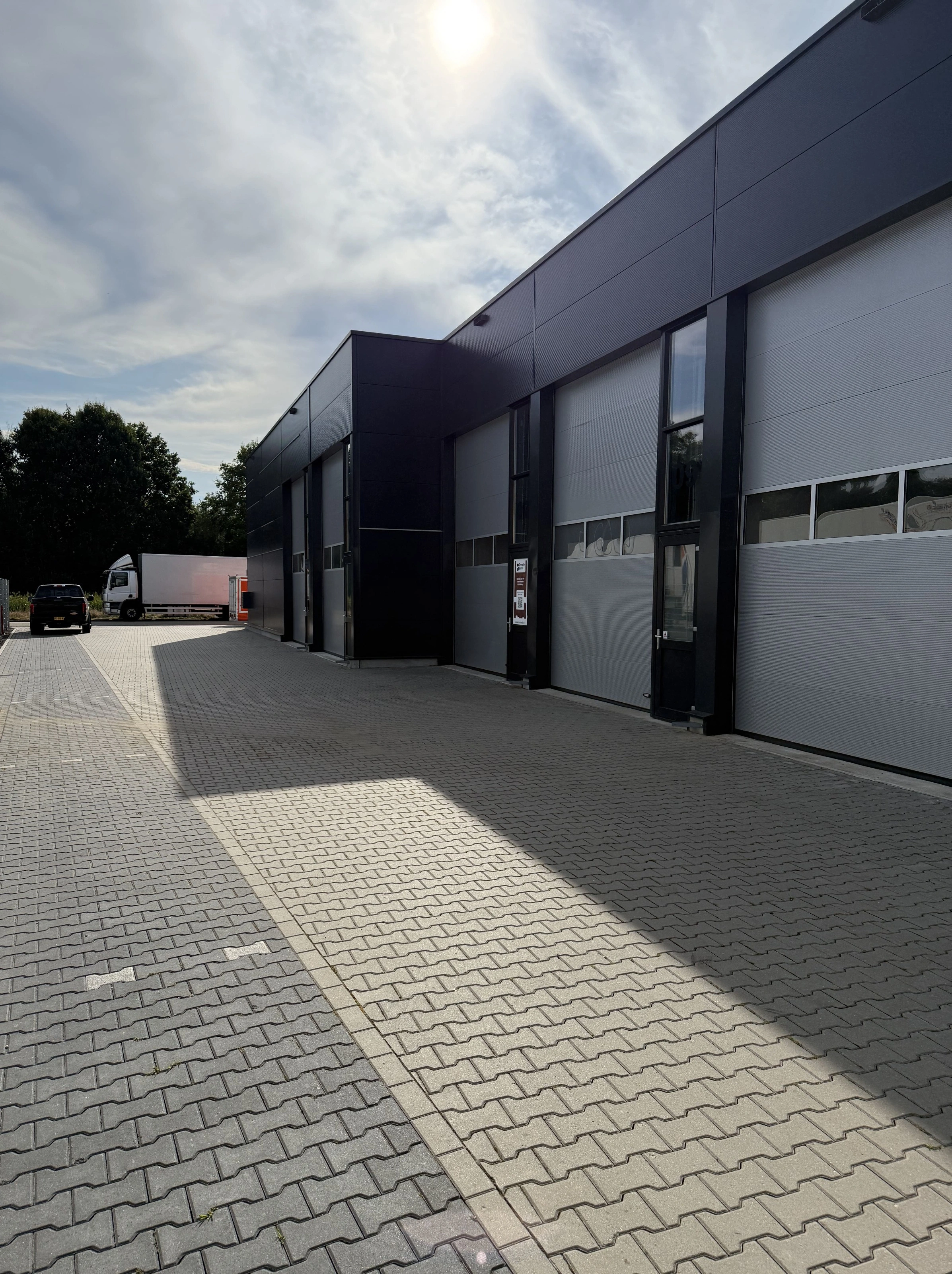 HOLTEN - Handelsweg 2415