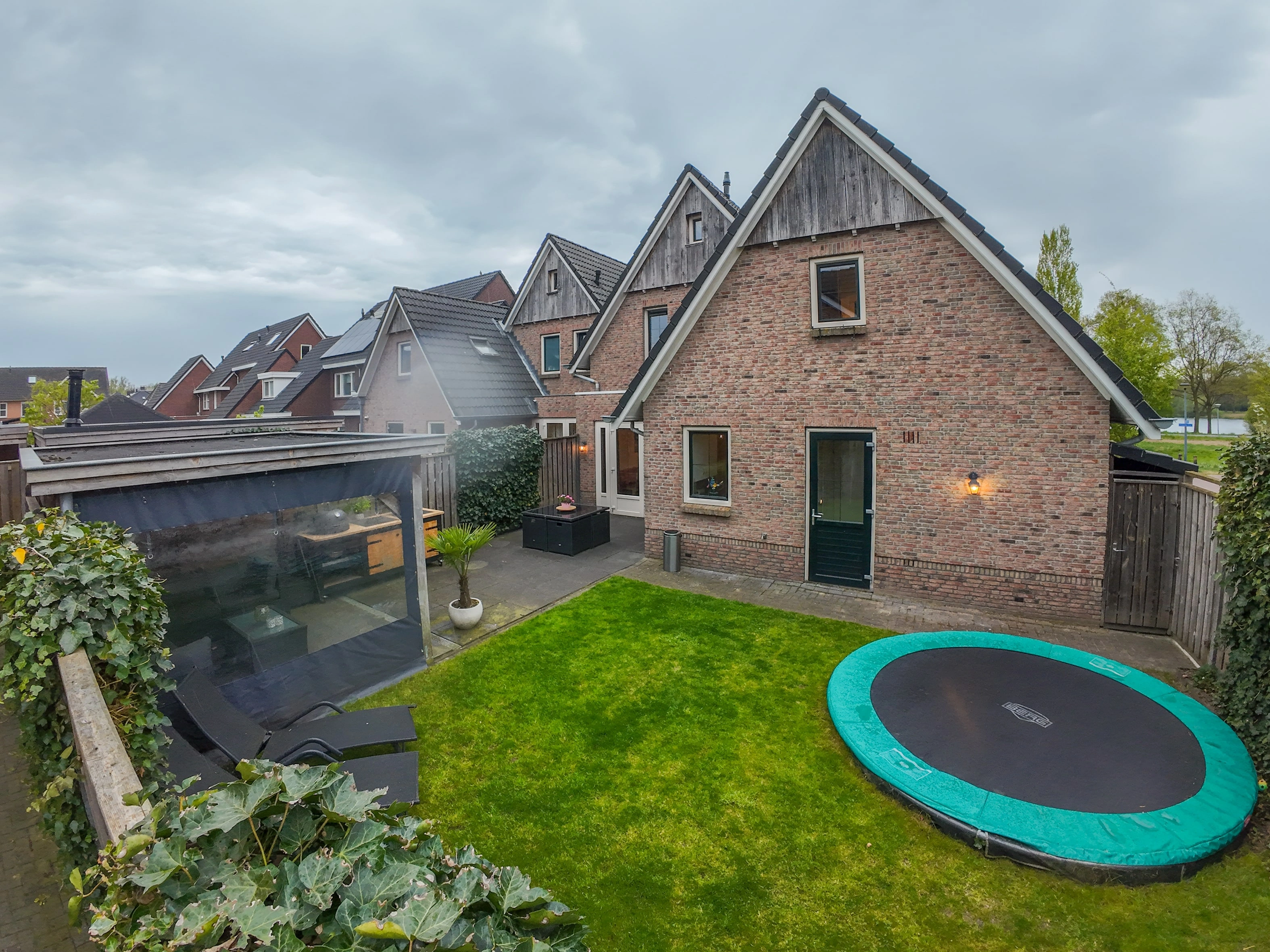 HOLTEN - Koolwitje 14