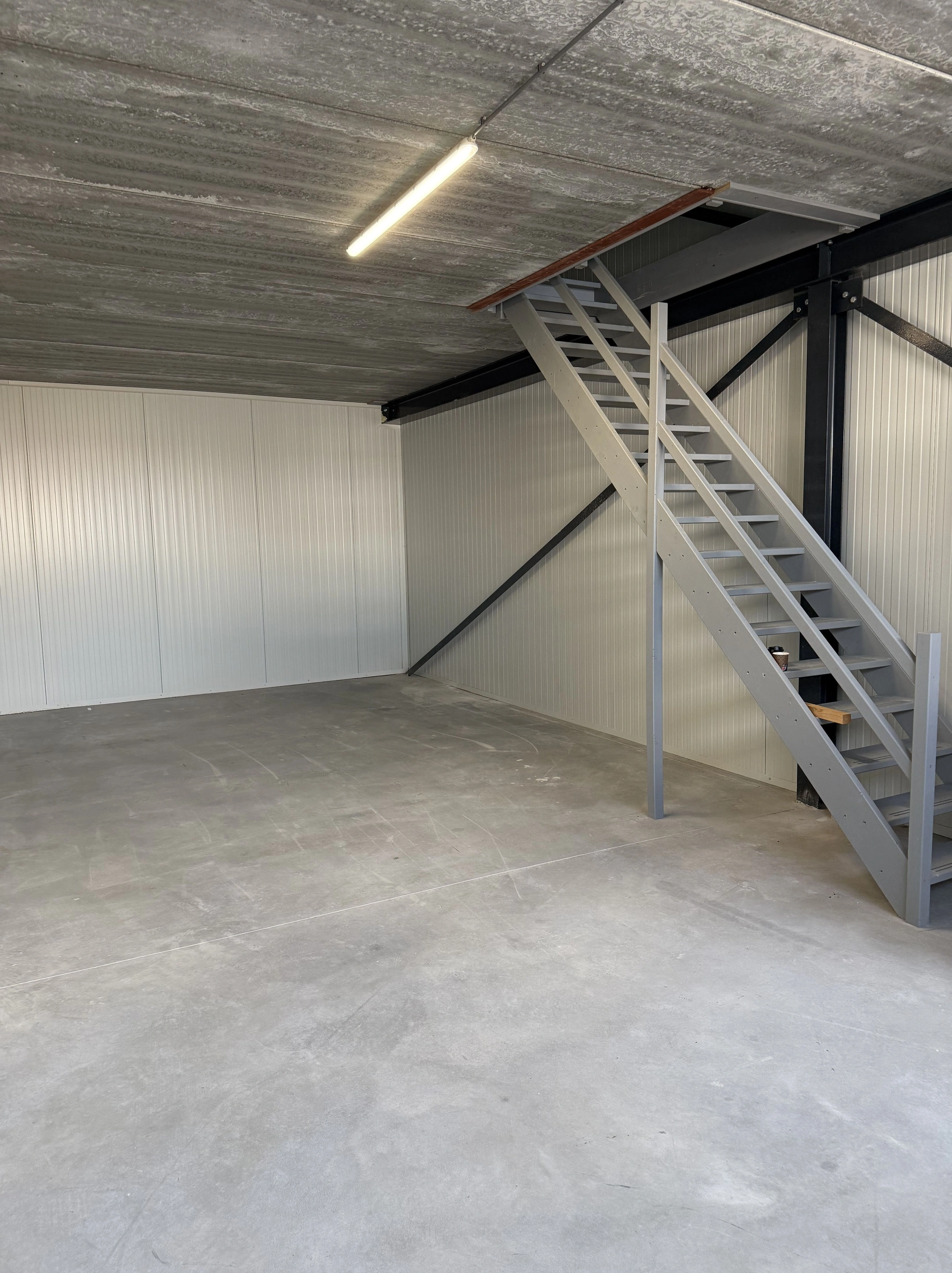 HOLTEN - Handelsweg 2415