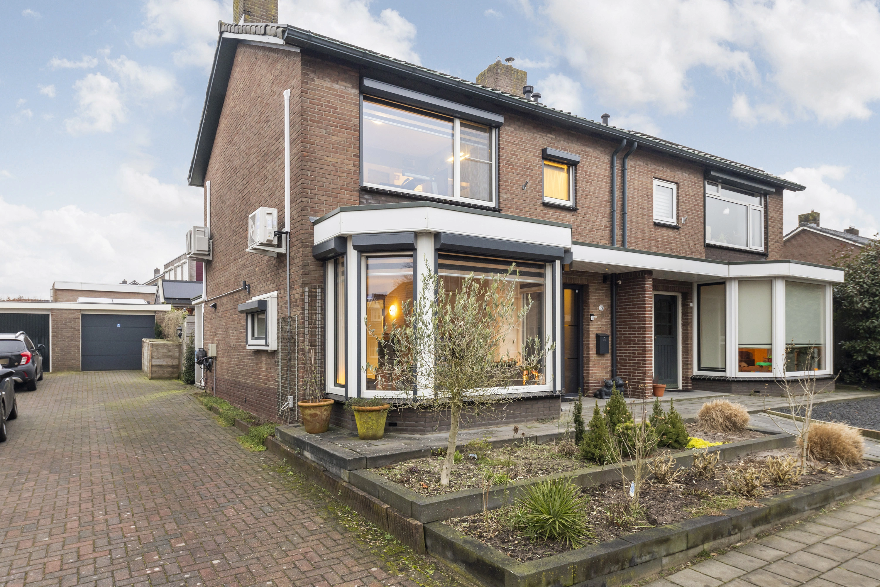 HOLTEN - Waardenborchstraat 24