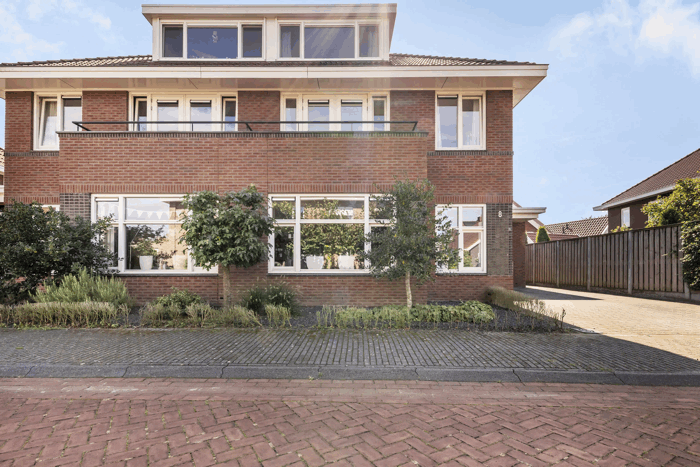 HOLTEN - Heidevlinder 8