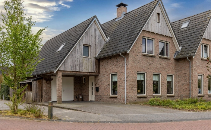 HOLTEN - Koolwitje 14